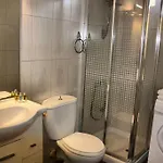 Iris's With Parking Апартаменты