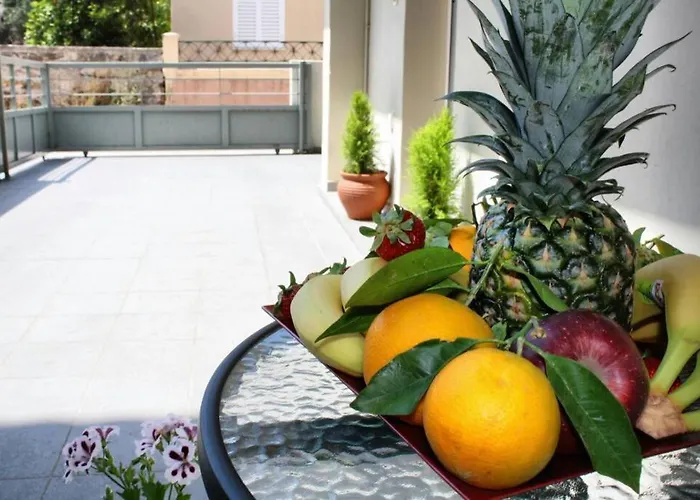 Iris's With Parking *